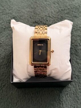 NIB Invicta Wildflower 69324 Gold Stainless Steel Rectangular Watch Black Dial